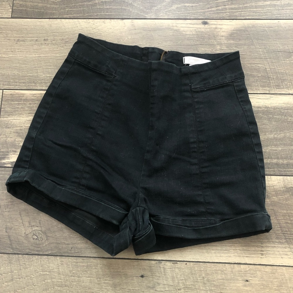 High waisted shorts size 4, form fitting super high waisted short shorts